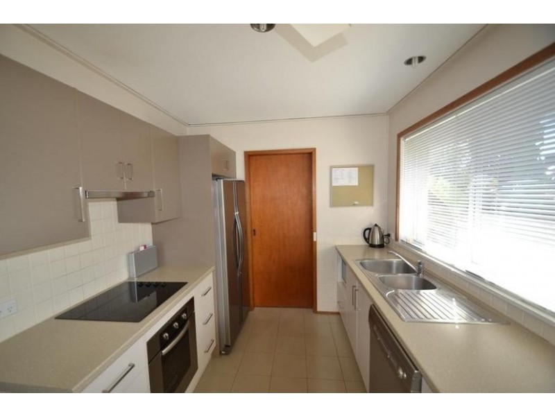 15 Ravenscliffe Road, Shoalhaven Heads NSW 2535