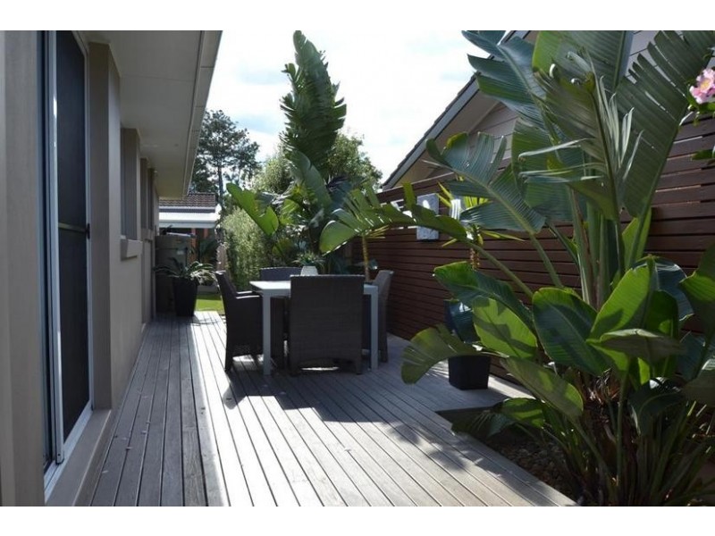 15 Ravenscliffe Road, Shoalhaven Heads NSW 2535