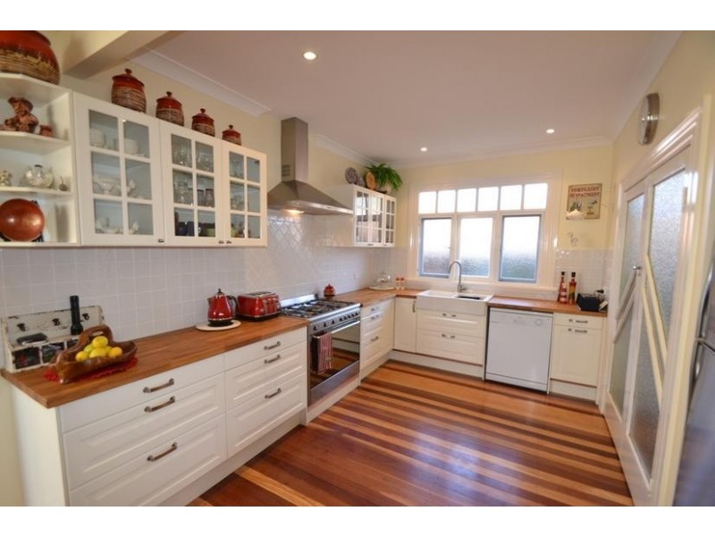 11 McIntosh Street, Shoalhaven Heads NSW 2535