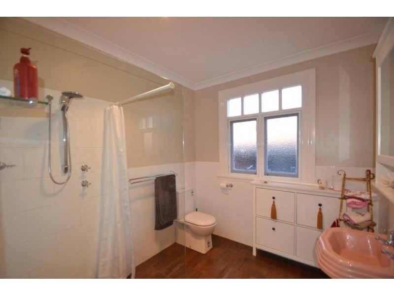 11 McIntosh Street, Shoalhaven Heads NSW 2535