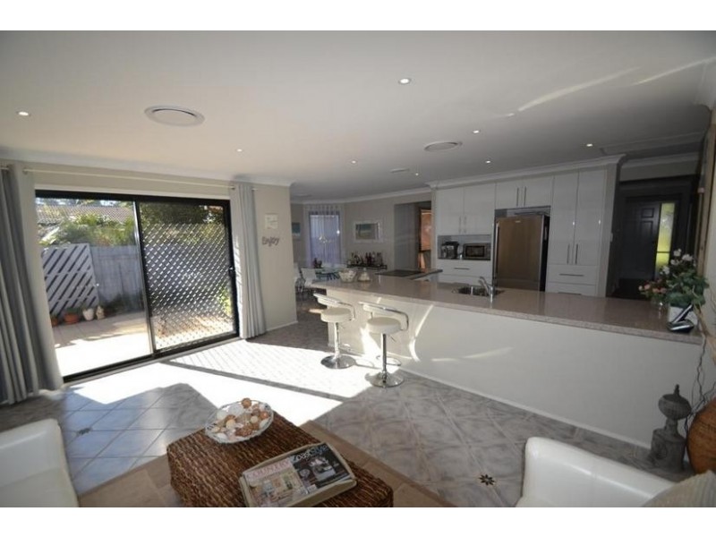 7 Mathews Street, Shoalhaven Heads NSW 2535