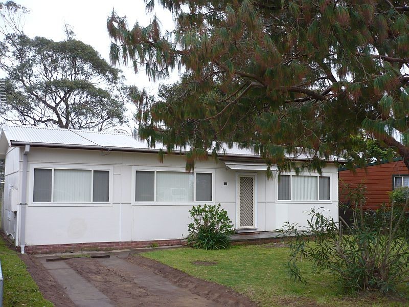 83 river River Road, Shoalhaven Heads NSW 2535