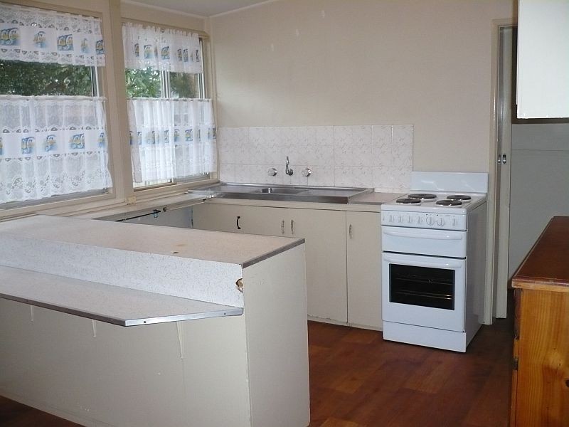 83 river River Road, Shoalhaven Heads NSW 2535