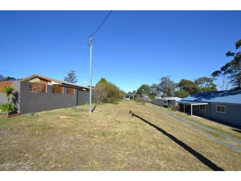 12 Ravenscliffe Road, Shoalhaven Heads NSW 2535