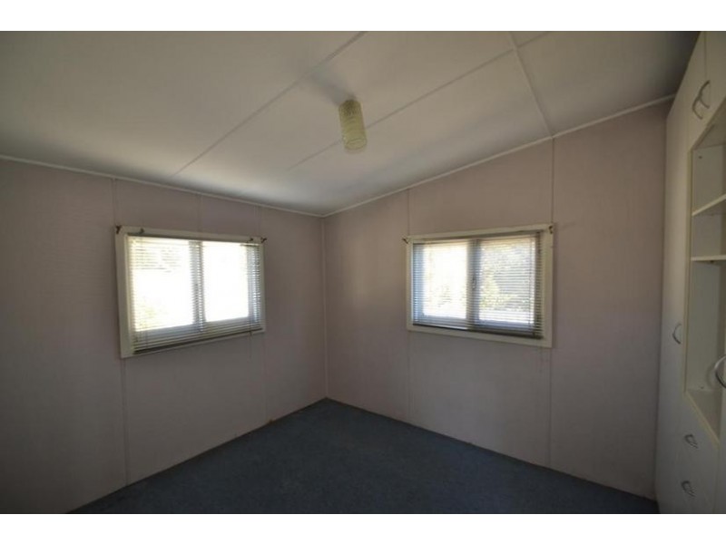 12 Ravenscliffe Road, Shoalhaven Heads NSW 2535