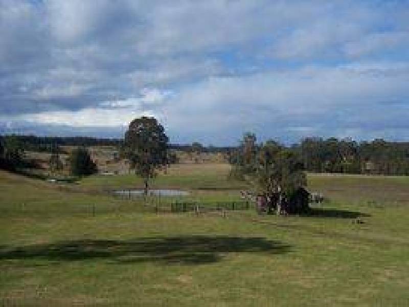 140 Comperton Road, Falls Creek NSW 2540