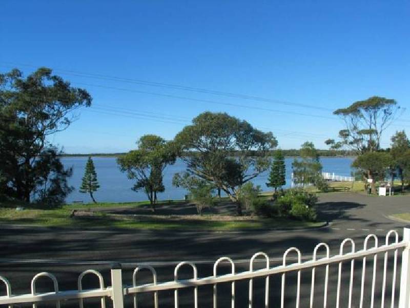 1 River Road, Shoalhaven Heads NSW 2535