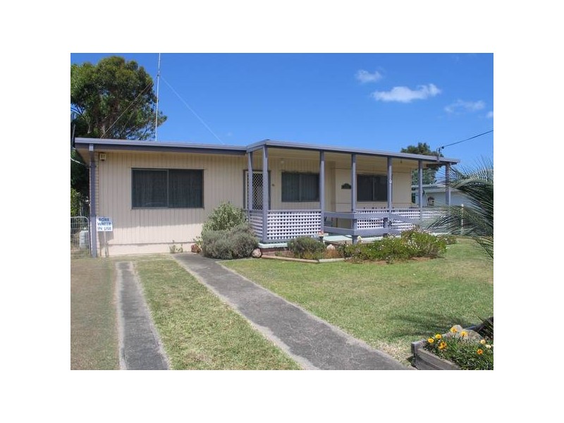 12 Woolstencraft Street, Shoalhaven Heads NSW 2535