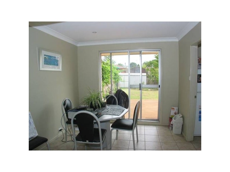 8 Monk Crescent, Bomaderry NSW 2541