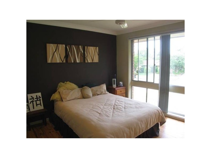 8 Monk Crescent, Bomaderry NSW 2541