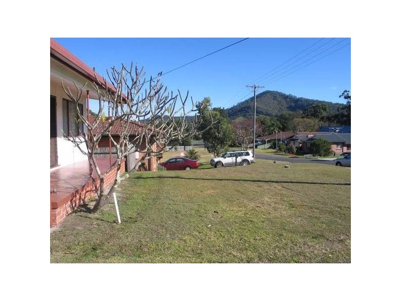 Renown Avenue, Shoalhaven Heads NSW 2535