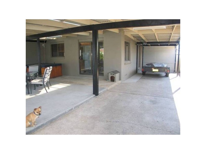 8 Oval Drive, Shoalhaven Heads NSW 2535