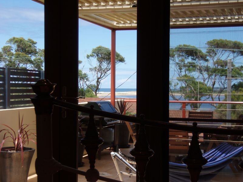 63 River Road, Shoalhaven Heads NSW 2535