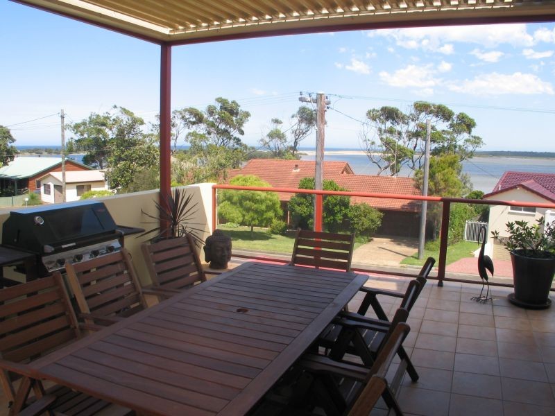 63 River Road, Shoalhaven Heads NSW 2535