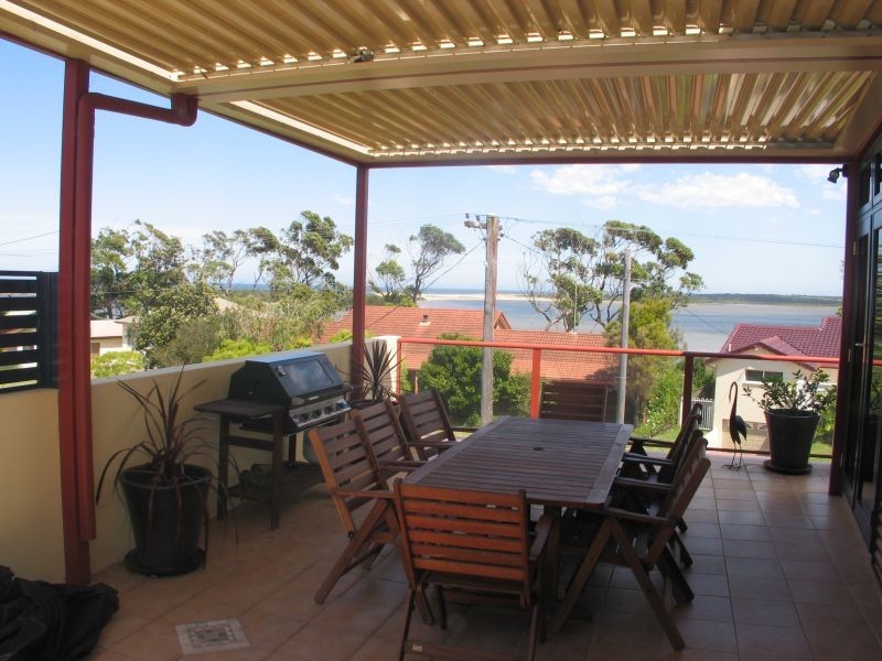 63 River Road, Shoalhaven Heads NSW 2535