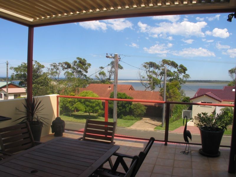 63 River Road, Shoalhaven Heads NSW 2535