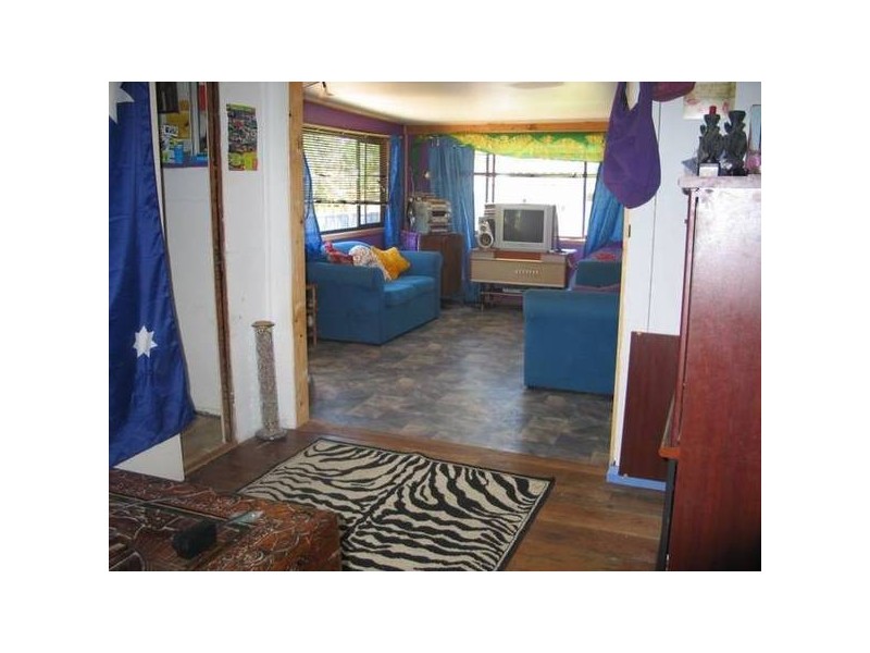 61 River Road, Shoalhaven Heads NSW 2535
