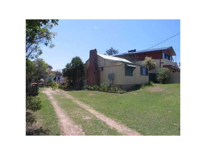 61 River Road, Shoalhaven Heads NSW 2535