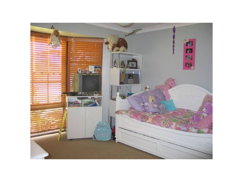 4 Oval Drive, Shoalhaven Heads NSW 2535