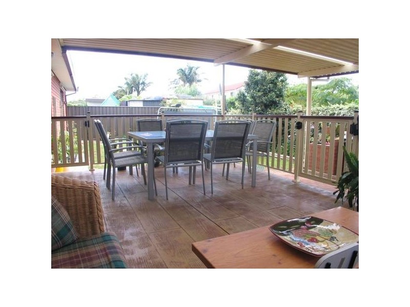 4 Oval Drive, Shoalhaven Heads NSW 2535