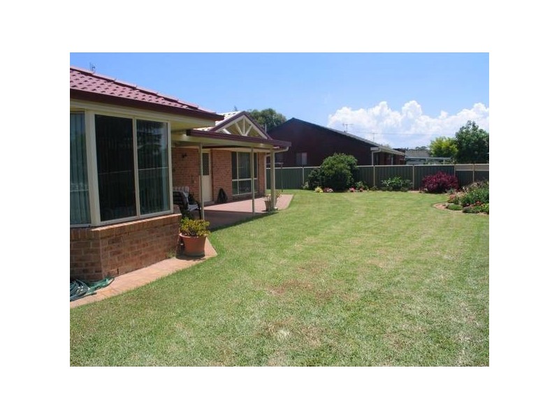 15 Oval Drive, Shoalhaven Heads NSW 2535