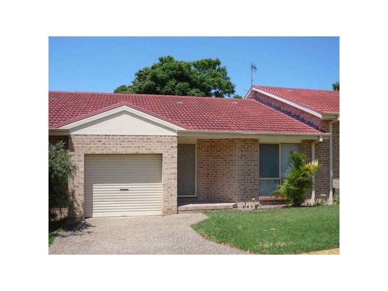 2/3 Harbour Boulevard, Bomaderry NSW 2541