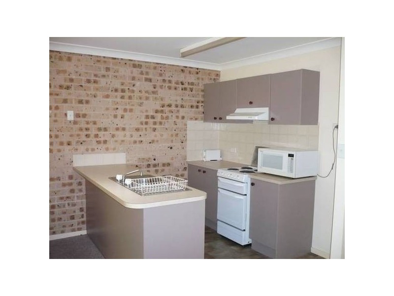 2/3 Harbour Boulevard, Bomaderry NSW 2541