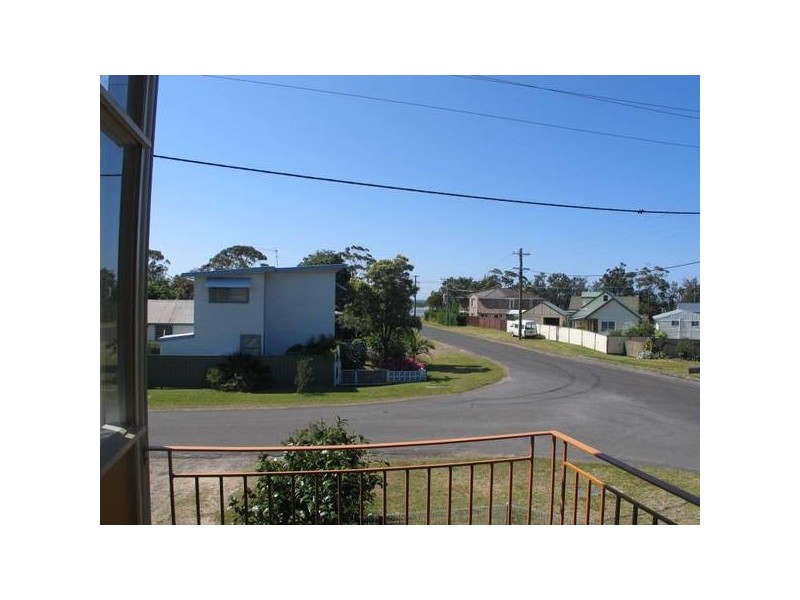 35 Renown Avenue, Shoalhaven Heads NSW 2535