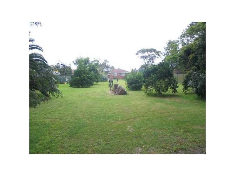 15 Ravenscliffe Road, Shoalhaven Heads NSW 2535