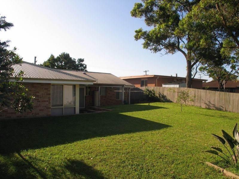 26 Shackleton Street, Shoalhaven Heads NSW 2535