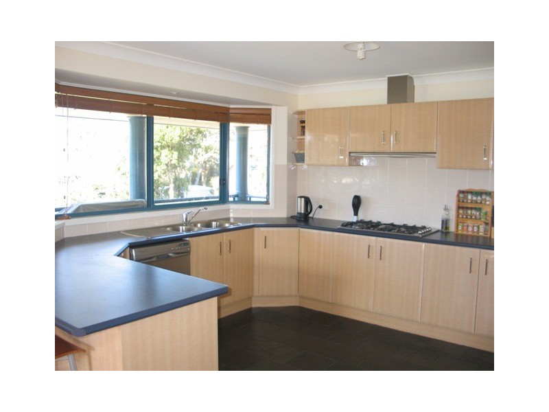 20 Bolt Street, Shoalhaven Heads NSW 2535