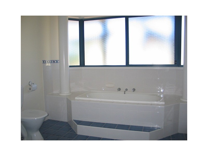 20 Bolt Street, Shoalhaven Heads NSW 2535