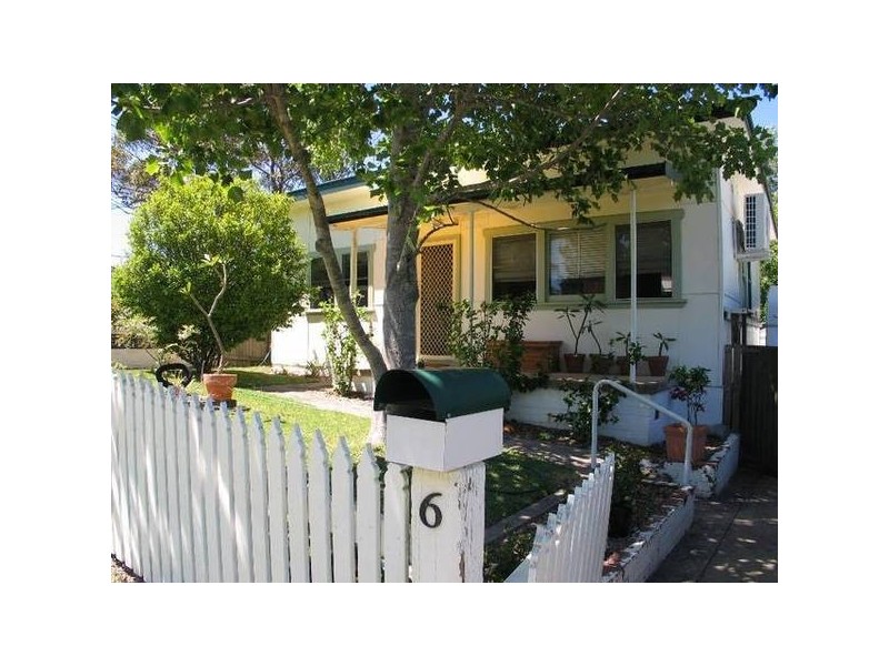 6 Ravenscliffe Road, Shoalhaven Heads NSW 2535