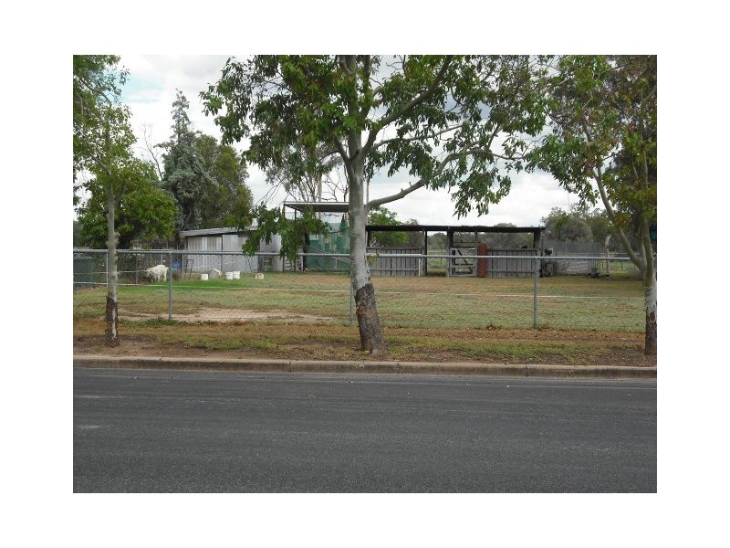* Barwon Hwy, Goondiwindi QLD 4390