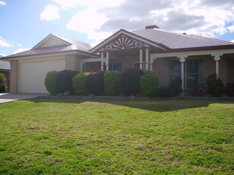 8 Bernborough Place, Goondiwindi QLD 4390