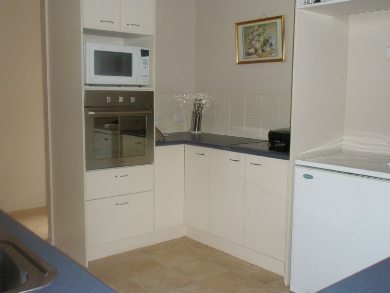 8 Robson St, Kilcoy QLD 4515