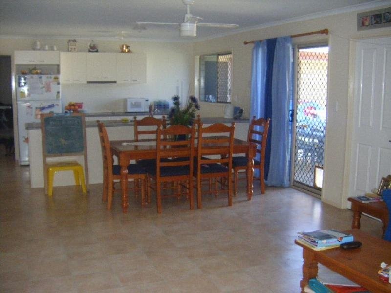 8 Robson St, Kilcoy QLD 4515