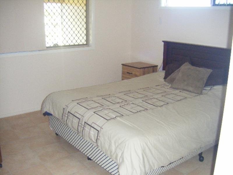 8 Robson St, Kilcoy QLD 4515