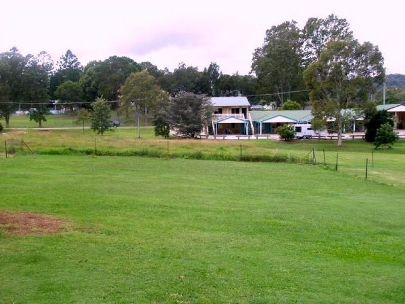 8 Robson St, Kilcoy QLD 4515