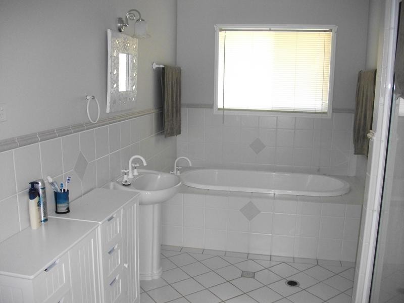 17 B Corcoran Dr, Goondiwindi QLD 4390