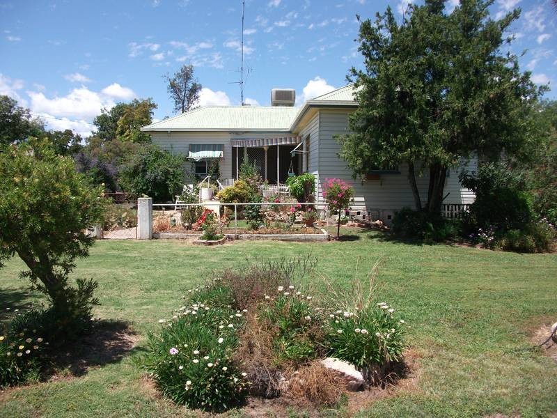 16 Burrell St, Yelarbon QLD 4388