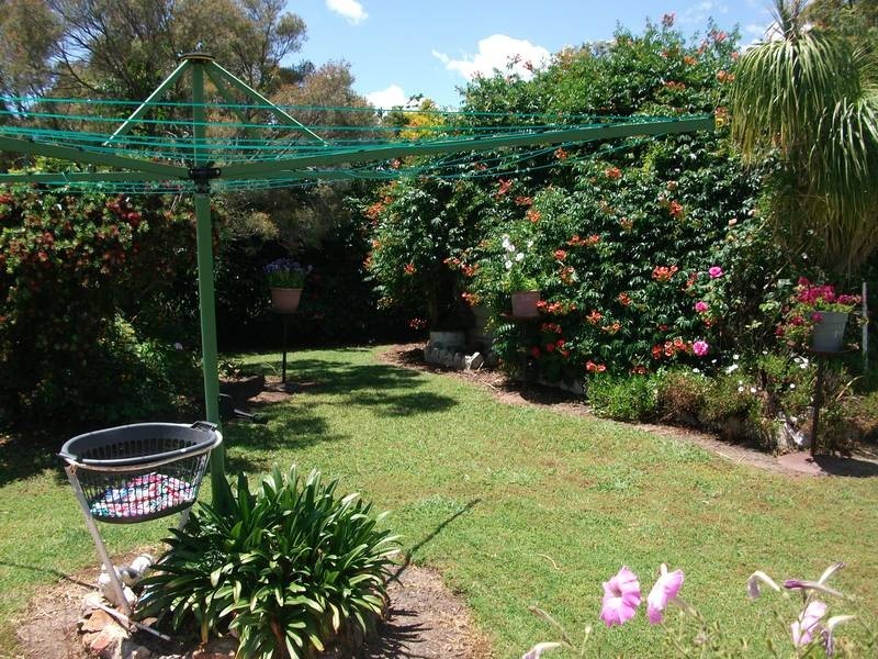 16 Burrell St, Yelarbon QLD 4388
