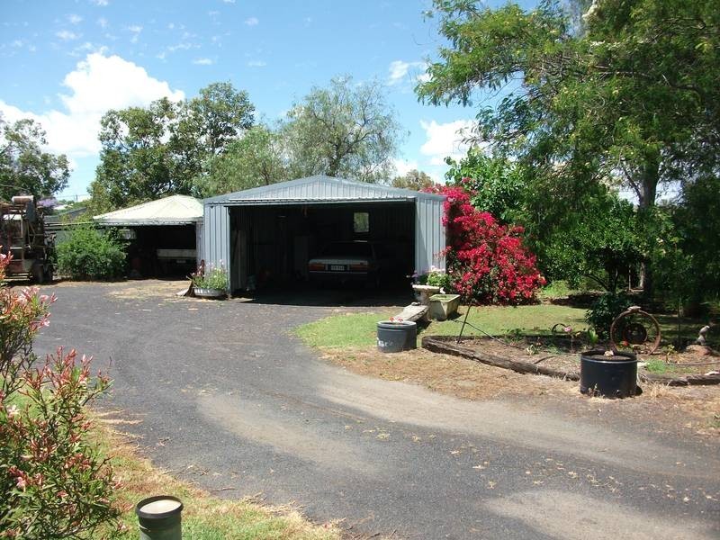 16 Burrell St, Yelarbon QLD 4388