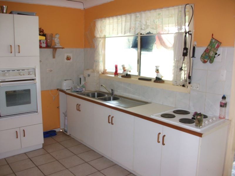 3 George St, Bungunya QLD 4494