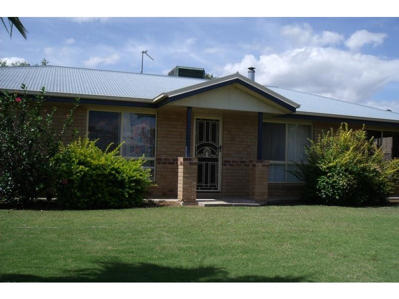 19 Charles Ave, Goondiwindi QLD 4390