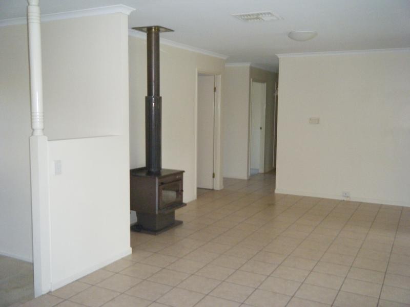 19 Charles Ave, Goondiwindi QLD 4390