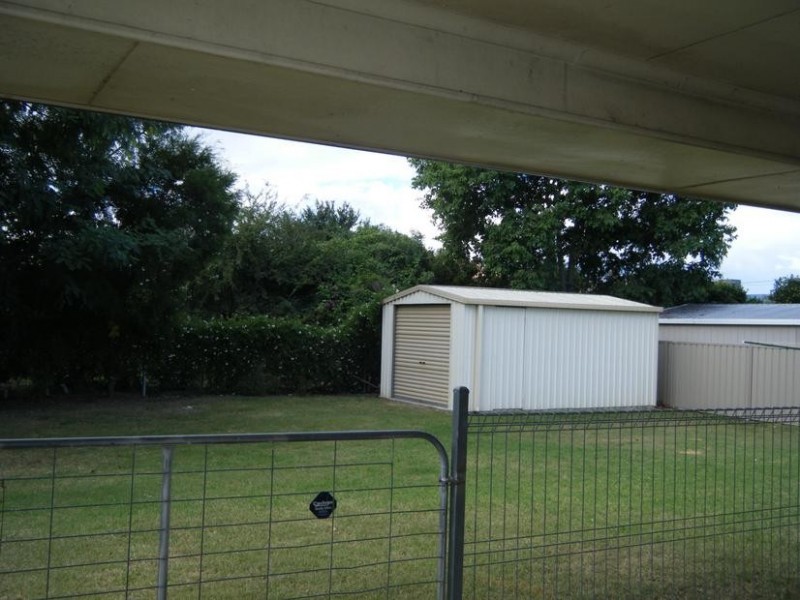 19 Charles Ave, Goondiwindi QLD 4390
