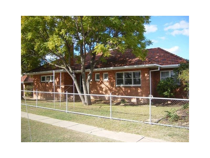 14 McLean Street, Goondiwindi QLD 4390