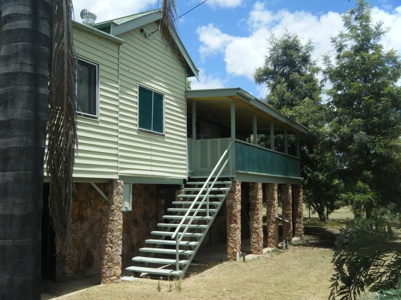 32 Eena St, Yelarbon QLD 4388