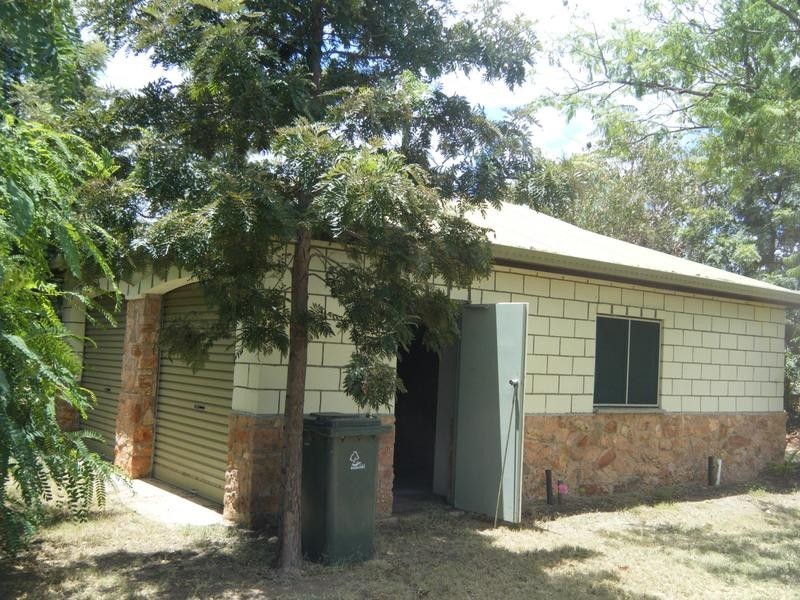 32 Eena St, Yelarbon QLD 4388